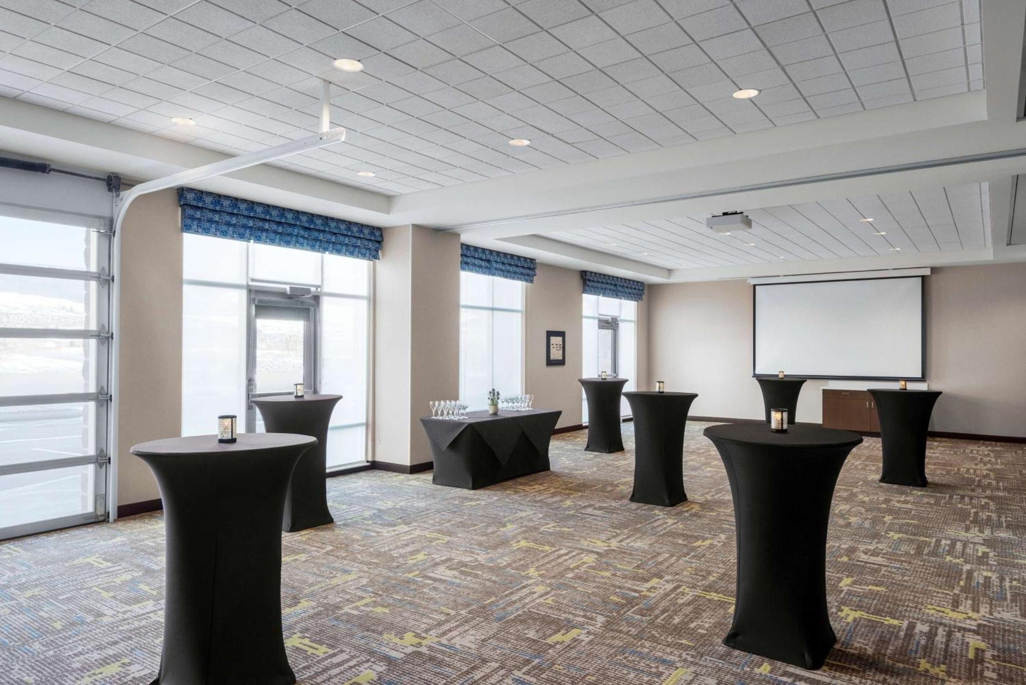 Hampton Inn & Suites Kelowna, British Columbia, Canada Exteriér fotografie